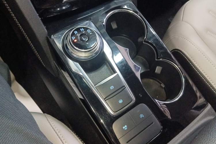 Used Ford Escape 2020 EcoBoost 245 Two-Wheel-Drive Comfort Edition Gear Lever