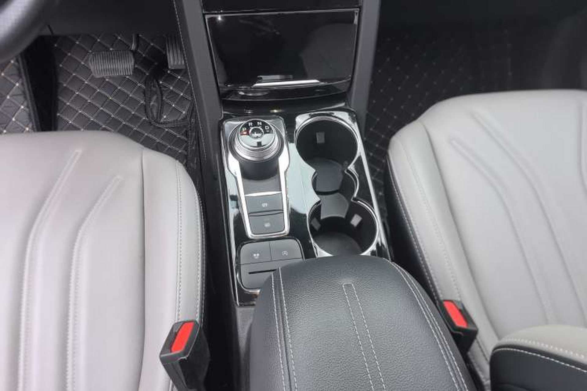Used Ford Escape 2020 EcoBoost 245 Two-Wheel-Drive Comfort Edition Gear Lever