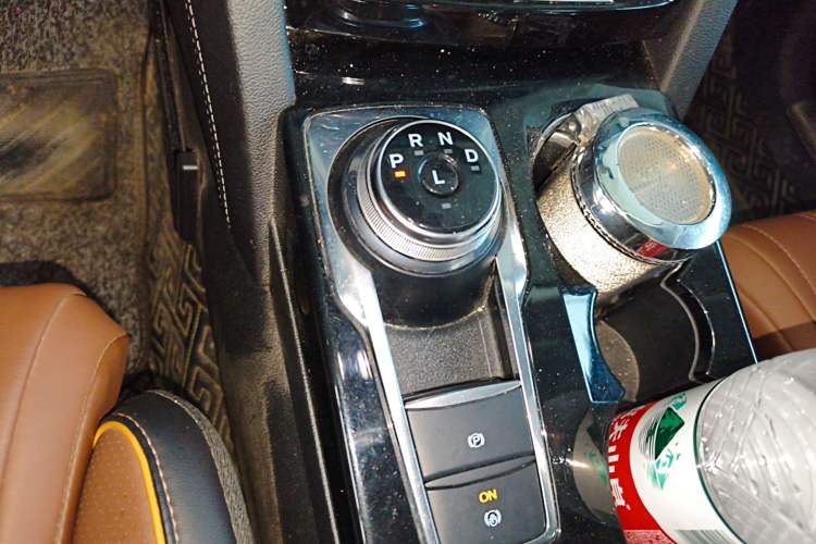 Used Ford Escape 2020 EcoBoost 245 Four-Wheel Drive Titanium Edition Gear Lever