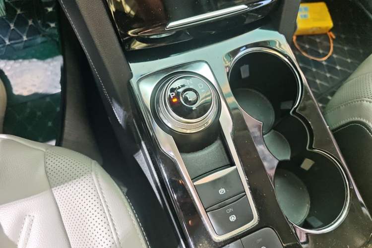 Used Ford Escape 2020 EcoBoost 245 Two-Wheel-Drive Titanium Edition Gear Lever