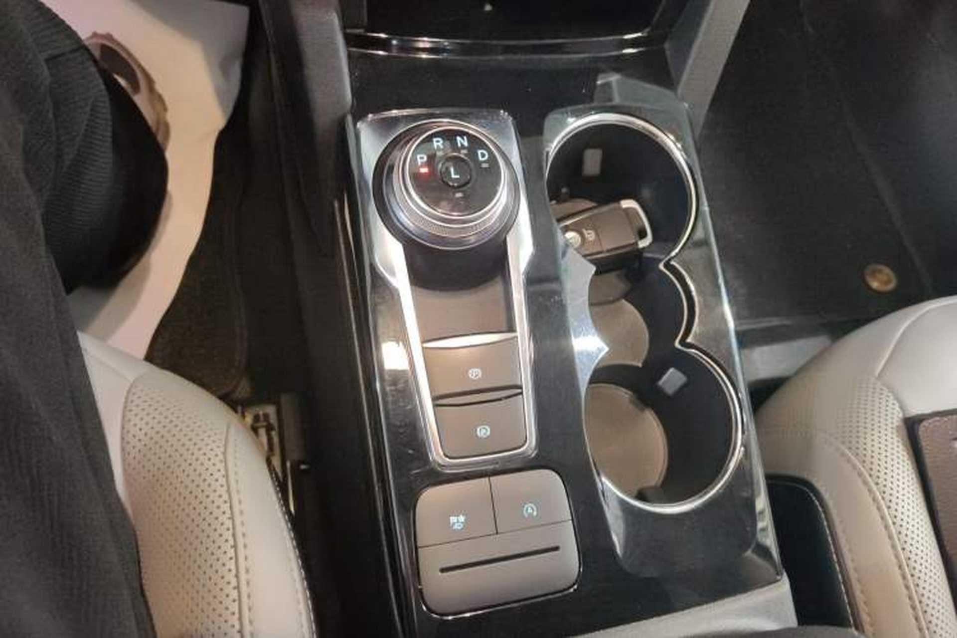 Used Ford Escape 2020 EcoBoost 245 Two-Wheel Drive Smart & Enjoyment Model Gear Lever