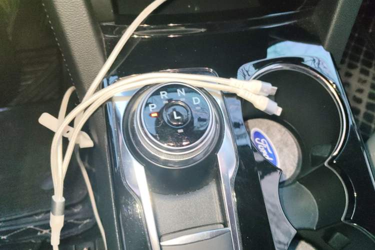 Used Ford Escape 2020 EcoBoost 245 Two-Wheel-Drive Comfort Edition Gear Lever