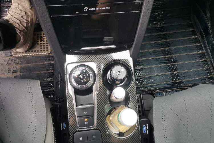 Used Ford Escape 2020 EcoBoost 245 Four-Wheel Drive Titanium Edition Gear Lever