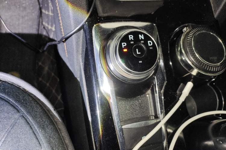 Used Ford Escape 2020 EcoBoost 245 4x4 Enjoyment Model Gear Lever