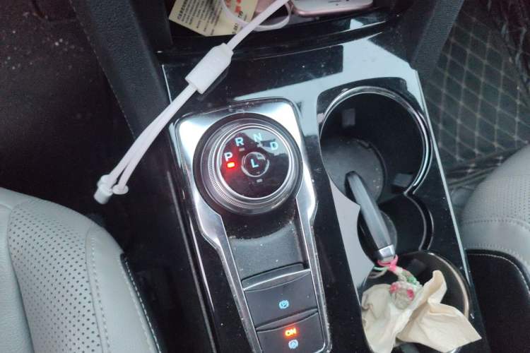 Used Ford Escape 2020 EcoBoost 245 Two-Wheel-Drive Titanium Edition Gear Lever