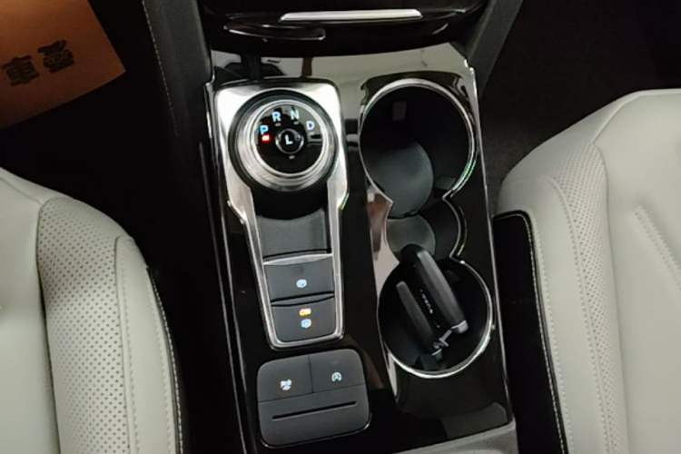 Used Ford Escape 2020 EcoBoost 245 Two-Wheel-Drive Titanium Edition Gear Lever