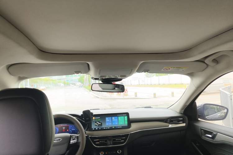 Used Ford Escape 2020 EcoBoost 245 Four-Wheel Drive Luxury Edition Headliner