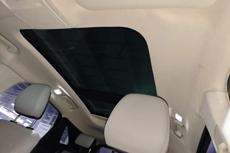 Used Ford Escape 2020 EcoBoost 245 Two-Wheel-Drive Comfort Edition Headliner