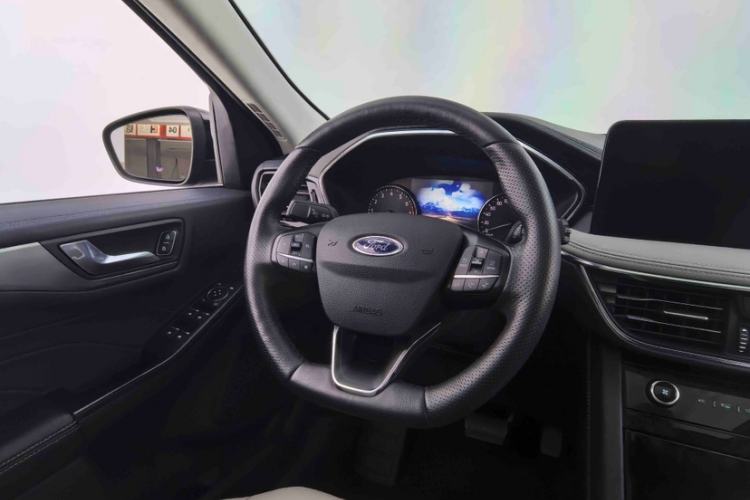 Used Ford Escape 2020 EcoBoost 245 Two-Wheel-Drive Comfort Edition Interior 1
