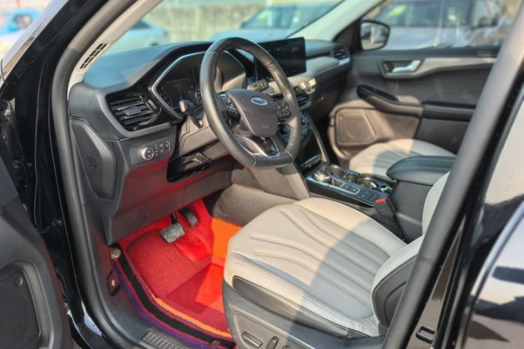 Used Ford Escape 2020 EcoBoost 245 Two-Wheel-Drive Titanium Edition Interior 1