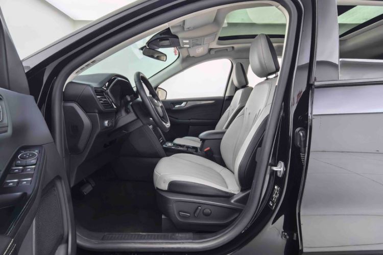 Used Ford Escape 2020 EcoBoost 245 Two-Wheel-Drive Comfort Edition Interior 10