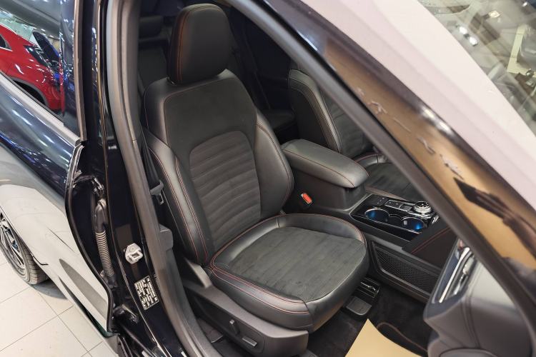 Used Ford Escape 2020 EcoBoost 245 Four-Wheel Drive ST-LINE Deluxe Edition Interior 2