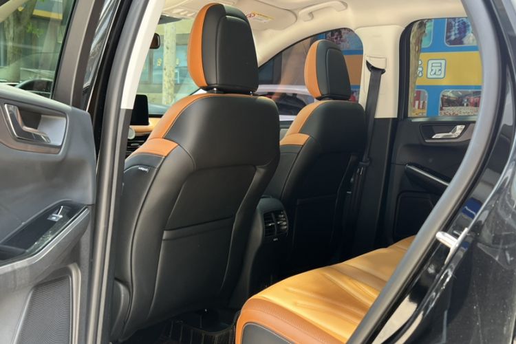 Used Ford Escape 2020 EcoBoost 245 Four-Wheel Drive Luxury Edition Interior 2
