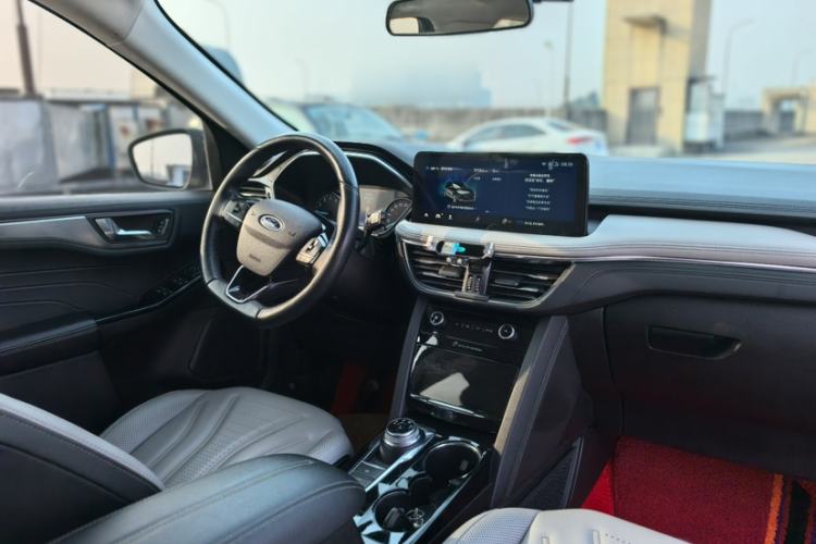Used Ford Escape 2020 EcoBoost 245 Two-Wheel-Drive Titanium Edition Interior 2