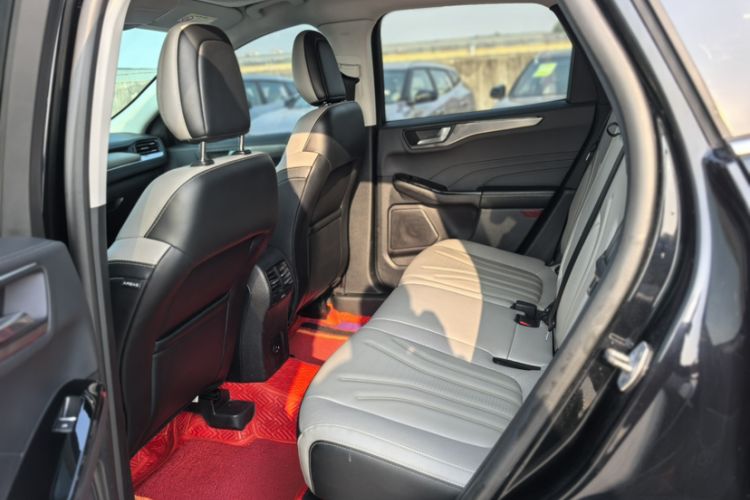 Used Ford Escape 2020 EcoBoost 245 Two-Wheel-Drive Titanium Edition Interior 3
