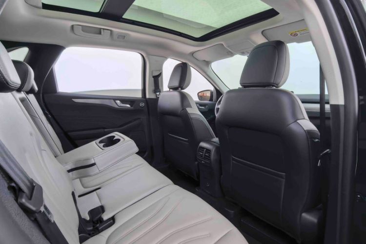 Used Ford Escape 2020 EcoBoost 245 Two-Wheel-Drive Comfort Edition Interior 4