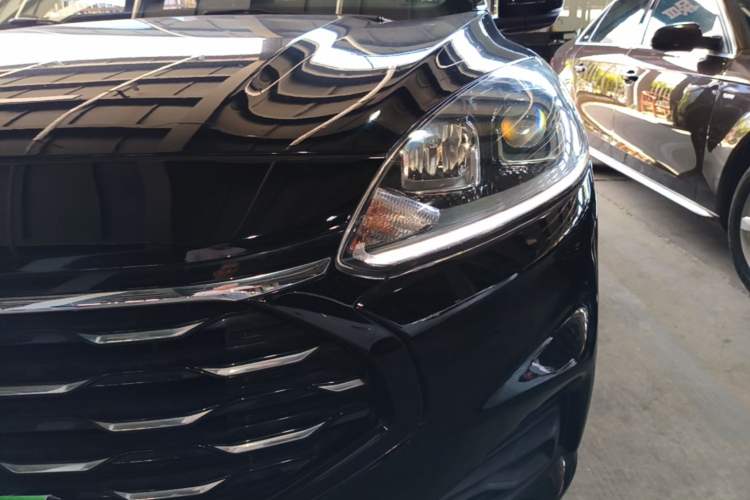 Used Ford Escape 2020 EcoBoost 245 Two-Wheel-Drive Comfort Edition Left Front Headlight