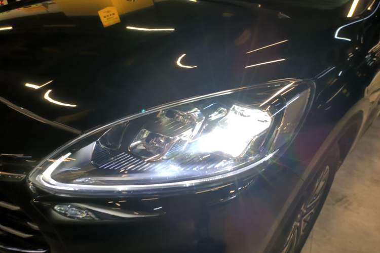 Used Ford Escape 2020 EcoBoost 245 Two-Wheel-Drive Titanium Edition Left Front Headlight