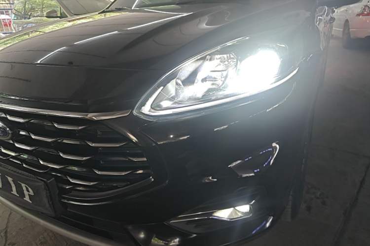 Used Ford Escape 2020 EcoBoost 245 Two-Wheel Drive Smart & Enjoyment Model Left Front Headlight