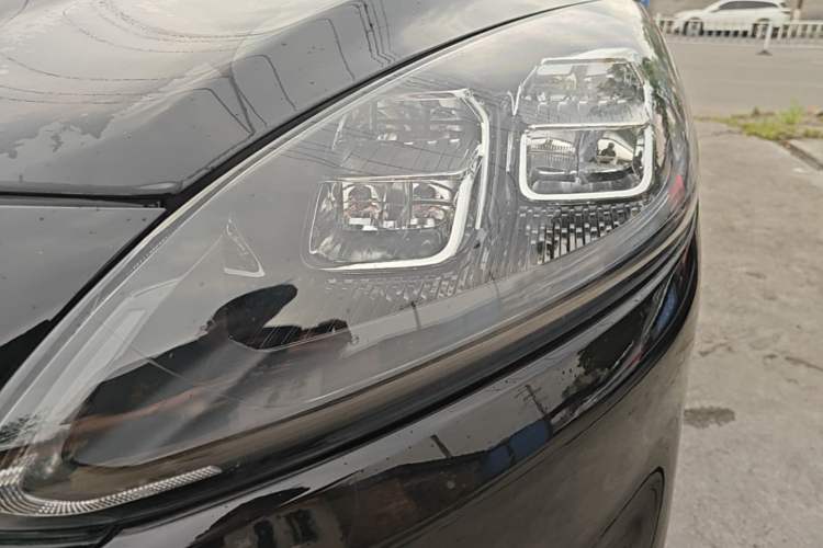 Used Ford Escape 2020 EcoBoost 245 Four-Wheel Drive Titanium Edition Left Front Headlight