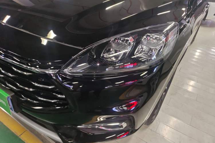 Used Ford Escape 2020 EcoBoost 245 Four-Wheel Drive Luxury Edition Left Front Headlight
