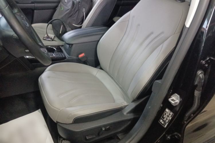 Used Ford Escape 2020 EcoBoost 245 Two-Wheel-Drive Comfort Edition Left Front Seat