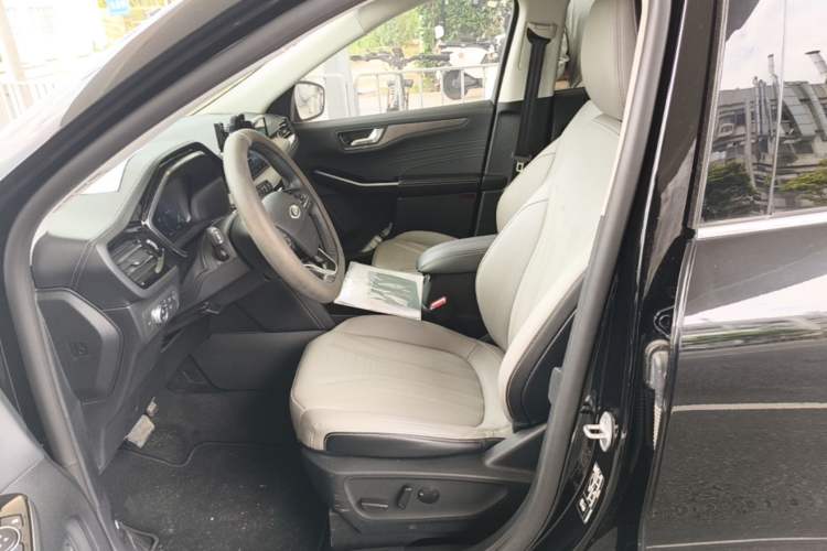 Used Ford Escape 2020 EcoBoost 245 Four-Wheel Drive Luxury Edition Left Front Seat