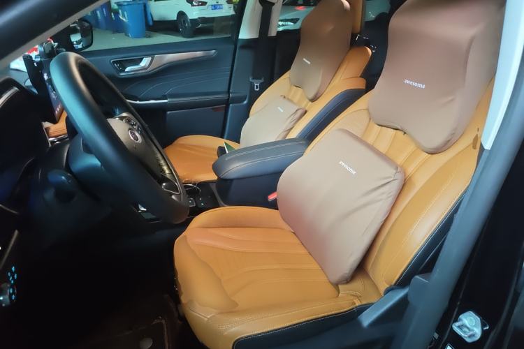 Used Ford Escape 2020 EcoBoost 245 Four-Wheel Drive Luxury Edition Left Front Seat