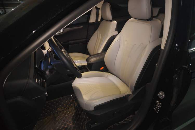 Used Ford Escape 2020 EcoBoost 245 Two-Wheel Drive Smart & Enjoyment Model Left Front Seat