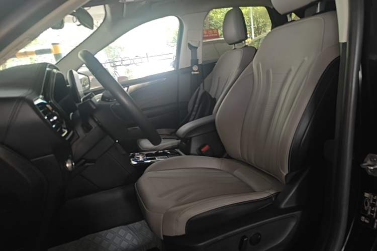 Used Ford Escape 2020 EcoBoost 245 Two-Wheel Drive Smart & Enjoyment Model Left Front Seat