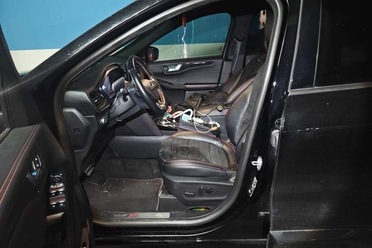 Used Ford Escape 2020 EcoBoost 245 Four-Wheel Drive ST-LINE Deluxe Edition Left Front Seat