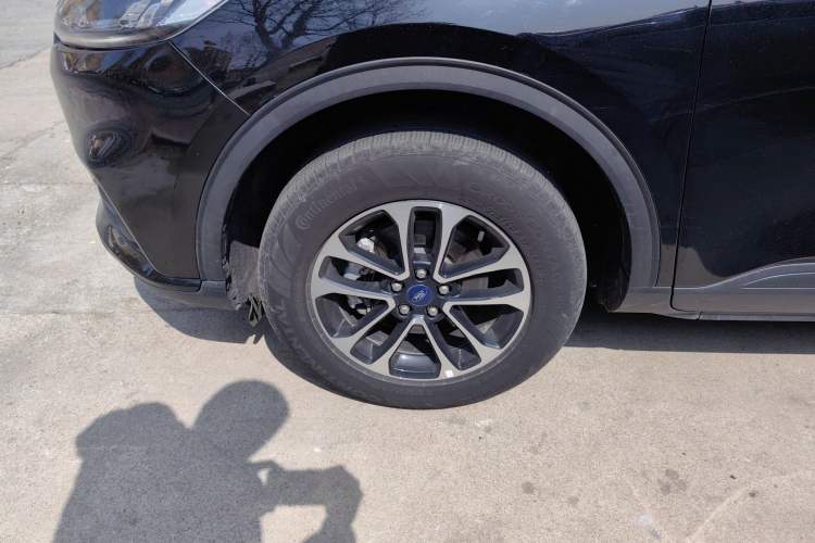 Used Ford Escape 2020 EcoBoost 245 Two-Wheel-Drive Comfort Edition Left Front Wheel Hub