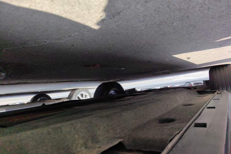 Used Ford Escape 2020 EcoBoost 245 Two-Wheel-Drive Comfort Edition Left Side Sill