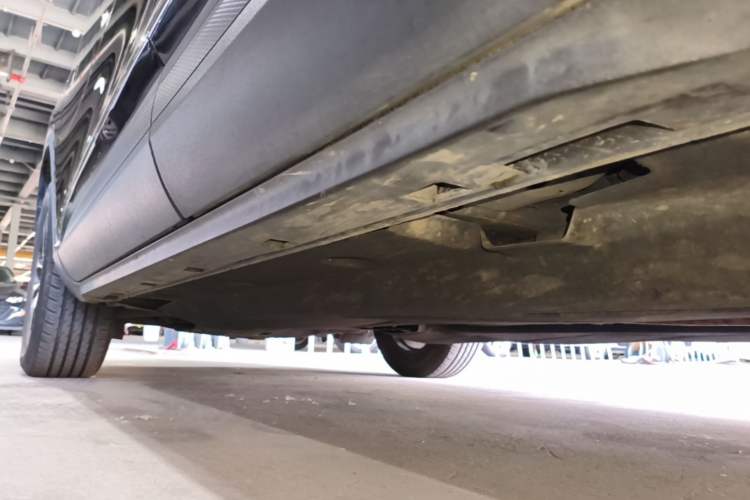 Used Ford Escape 2020 EcoBoost 245 Two-Wheel-Drive Comfort Edition Left Side Sill