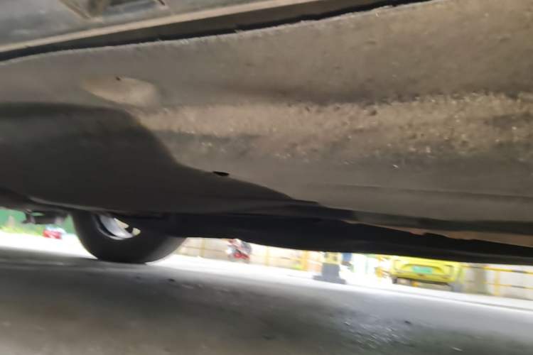 Used Ford Escape 2020 EcoBoost 245 Four-Wheel Drive Luxury Edition Left Side Sill