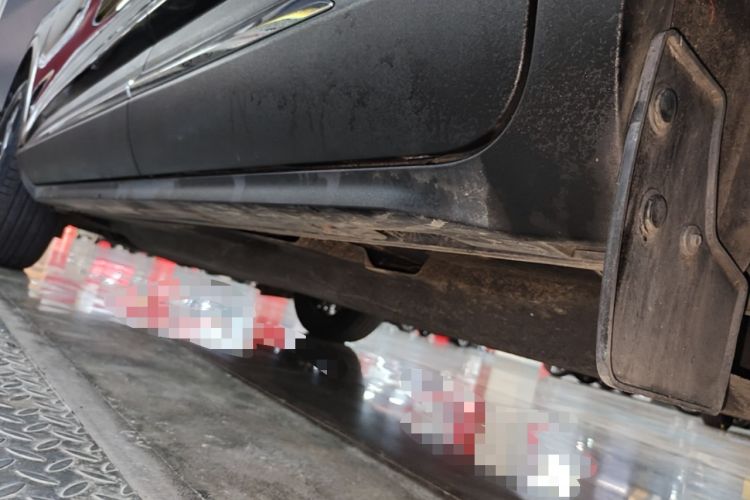 Used Ford Escape 2020 EcoBoost 245 Two-Wheel-Drive Titanium Edition Left Side Sill