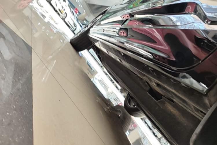 Used Ford Escape 2020 EcoBoost 245 Four-Wheel Drive ST-LINE Deluxe Edition Left Side Sill