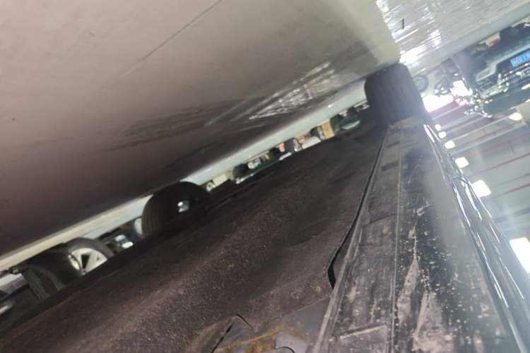 Used Ford Escape 2020 EcoBoost 245 Four-Wheel Drive Luxury Edition Left Side Sill