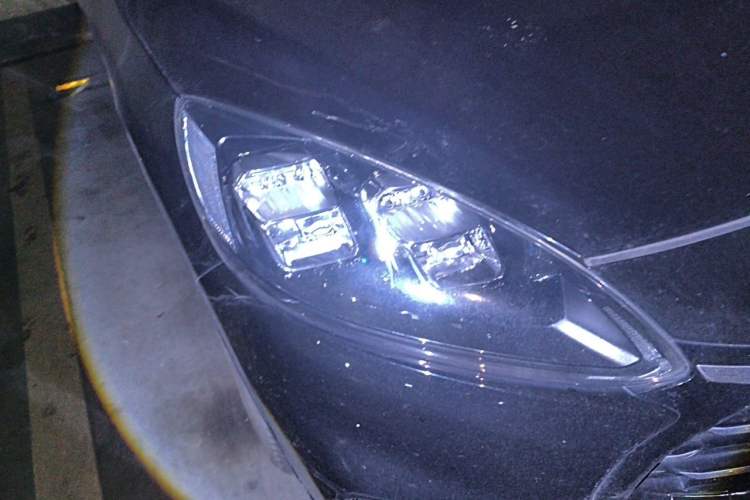 Used Ford Escape 2020 EcoBoost 245 Two-Wheel-Drive Titanium Edition Right Front Headlight