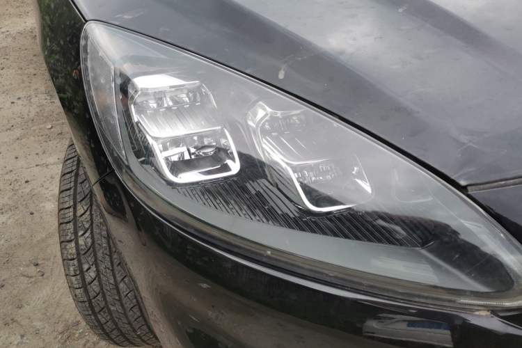 Used Ford Escape 2020 EcoBoost 245 Four-Wheel Drive Titanium Edition Right Front Headlight