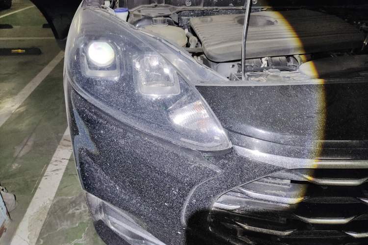 Used Ford Escape 2020 EcoBoost 245 4x4 Enjoyment Model Right Front Headlight