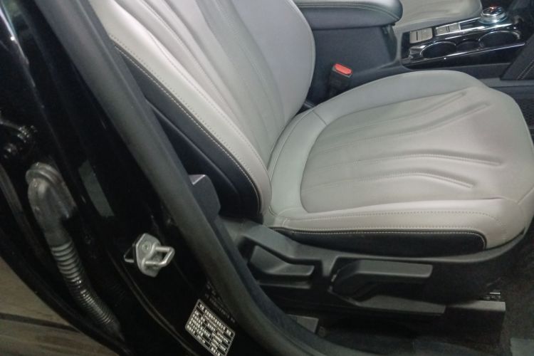 Used Ford Escape 2020 EcoBoost 245 Two-Wheel-Drive Comfort Edition Right Front Seat