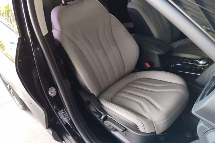 Used Ford Escape 2020 EcoBoost 245 Two-Wheel-Drive Comfort Edition Right Front Seat