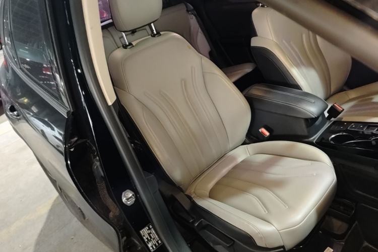 Used Ford Escape 2020 EcoBoost 245 Two-Wheel-Drive Comfort Edition Right Front Seat
