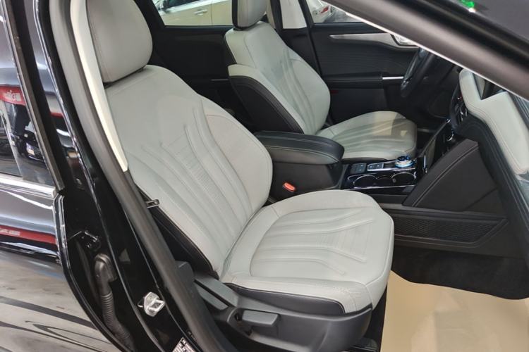 Used Ford Escape 2020 EcoBoost 245 Two-Wheel-Drive Titanium Edition Right Front Seat