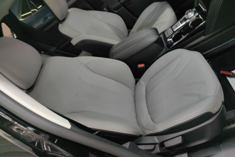 Used Ford Escape 2020 EcoBoost 245 Two-Wheel-Drive Titanium Edition Right Front Seat