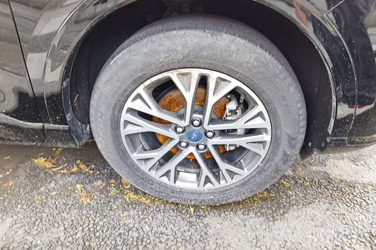 Used Ford Escape 2020 EcoBoost 245 Two-Wheel Drive Smart & Enjoyment Model Right Front Wheel Hub