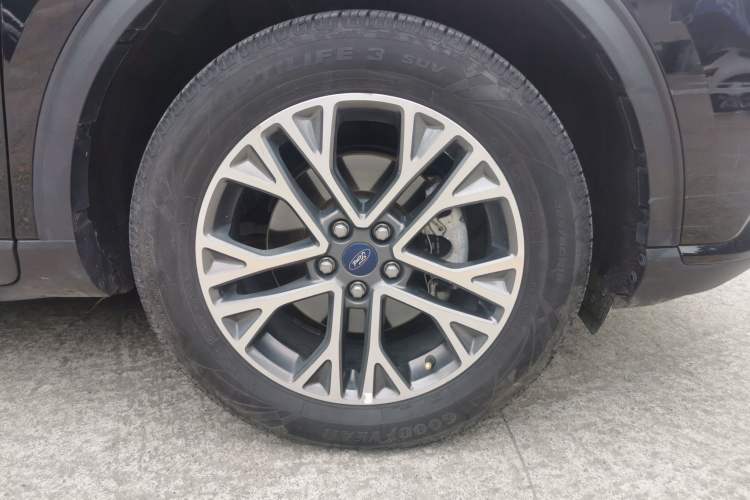 Used Ford Escape 2020 EcoBoost 245 Four-Wheel Drive Titanium Edition Right Front Wheel Hub