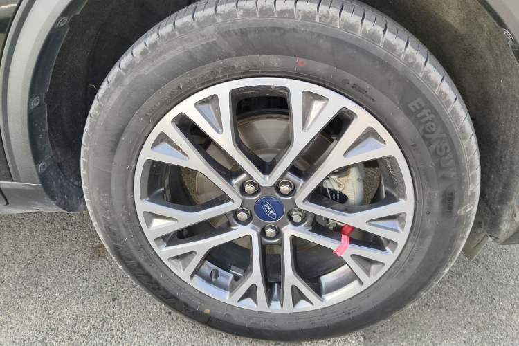 Used Ford Escape 2020 EcoBoost 245 Four-Wheel Drive Titanium Edition Right Front Wheel Hub