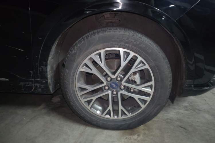Used Ford Escape 2020 EcoBoost 245 Two-Wheel Drive Smart & Enjoyment Model Right Front Wheel Hub